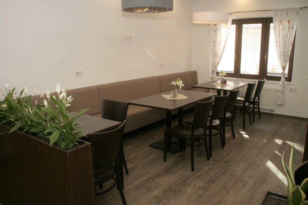 Penzion Aladdin Teplice Exterior foto