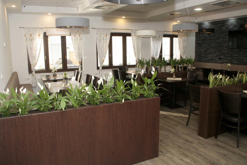Penzion Aladdin Teplice Exterior foto