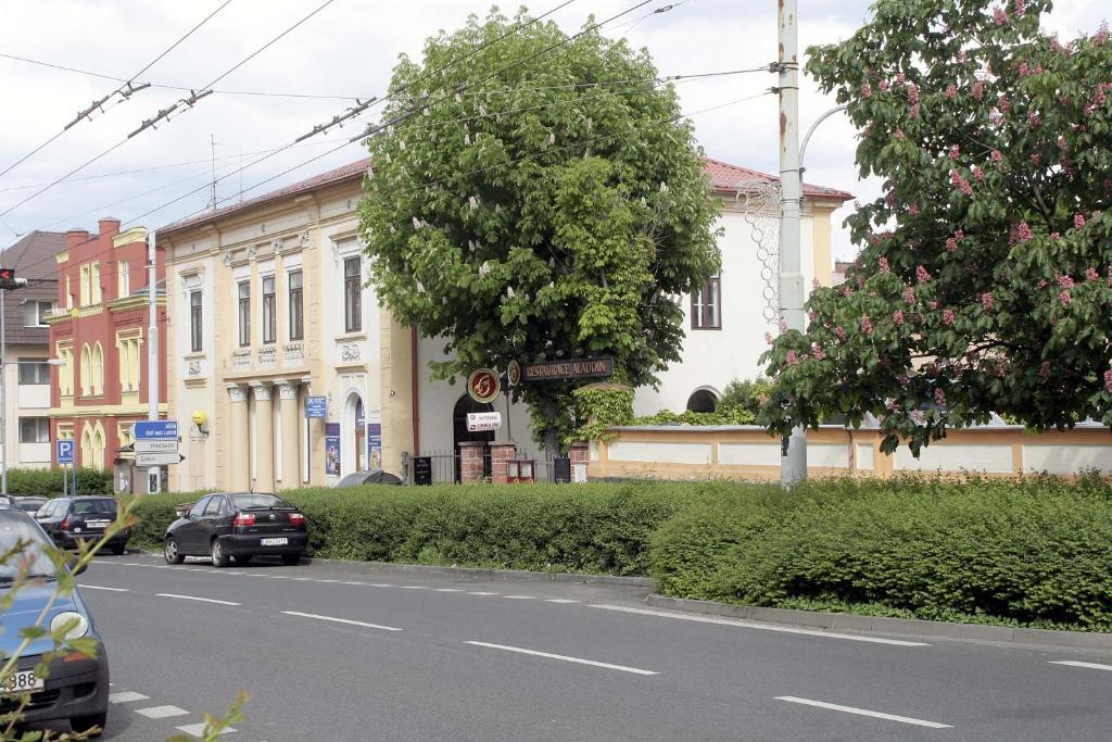 Penzion Aladdin Teplice Exterior foto